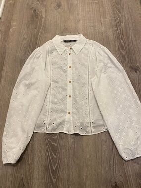 SOLD- Zara Women’s Puff Sleeve Cottagecore Top White Eyelet coquette XL